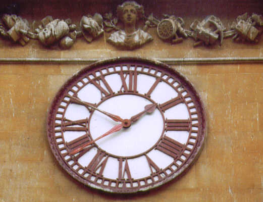 Clock with two minute hands