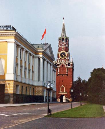 Kremlin: Spasskaya (Spassky or Saviour) Tower