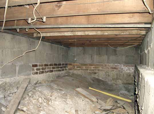 Kitchen crawlspace